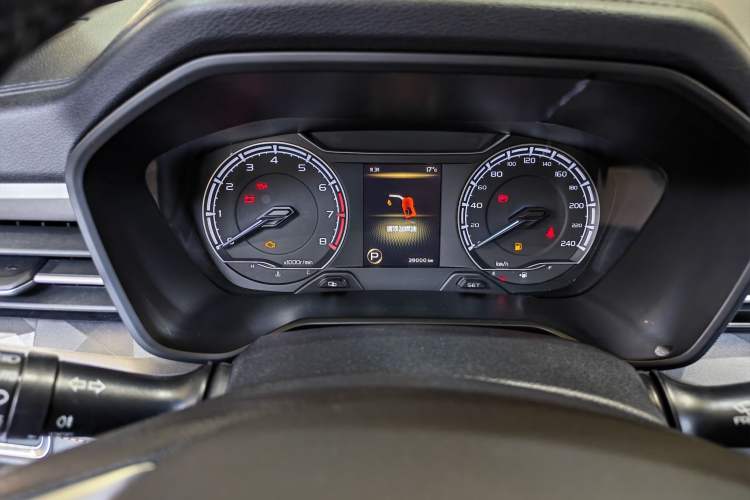 Used Geely Auto Vision X6 2021 PRO 1.4T Automatic Prestige Model Odometer Close Up
