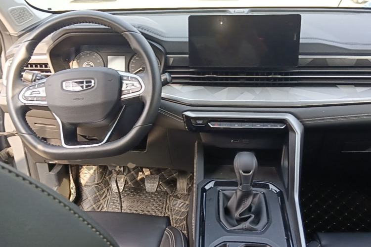 Used Geely Auto Vision X6 2021 PRO 1.4T Manual Luxury Model Center Console