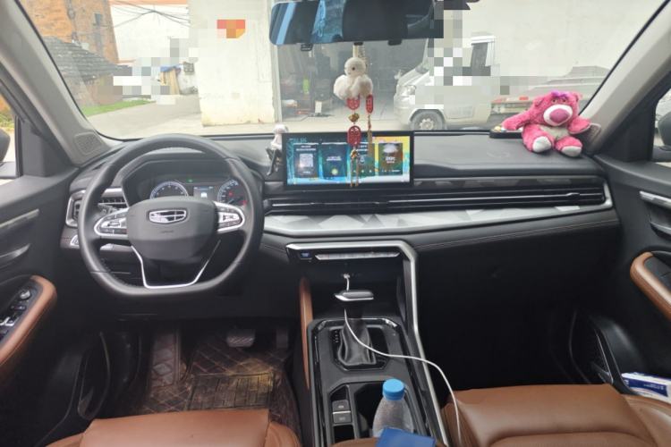 Used Geely Auto Vision X6 2021 PRO 1.4T Automatic Prestige Model Center Console