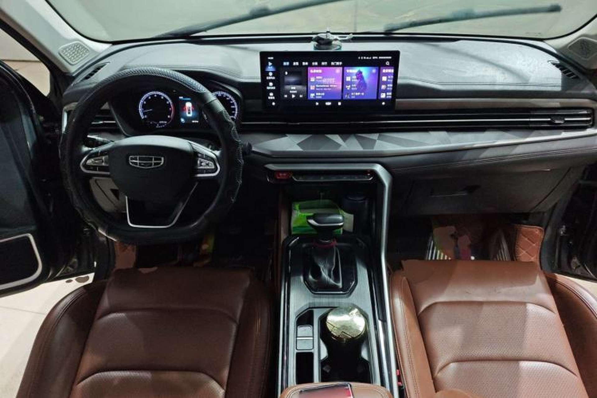 Used Geely Auto Vision X6 2021 PRO 1.4T Automatic Prestige Model Center Console