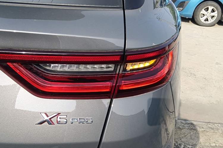 Used Geely Auto Vision X6 2021 PRO 1.4T Manual Luxury Model Exterior 3