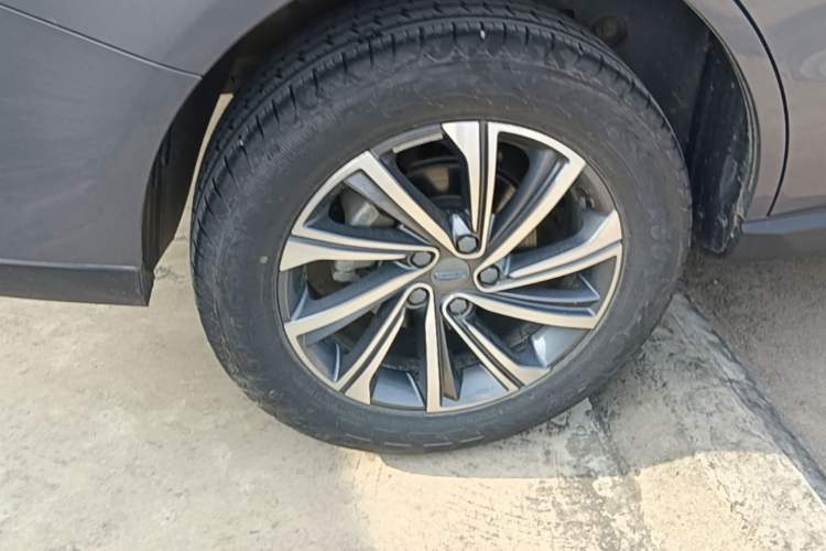 Used Geely Auto Vision X6 2021 PRO 1.4T Manual Luxury Model Exterior 5