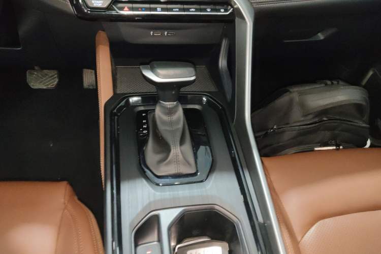 Used Geely Auto Vision X6 2021 PRO 1.4T Automatic Prestige Model Gear Lever