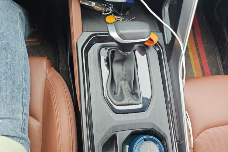 Used Geely Auto Vision X6 2021 PRO 1.4T Automatic Prestige Model Gear Lever