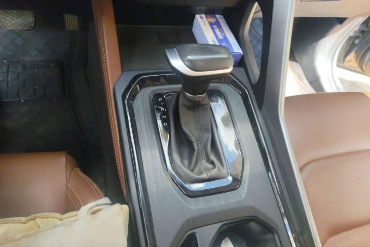 Used Geely Auto Vision X6 2021 PRO 1.4T Automatic Prestige Model Gear Lever