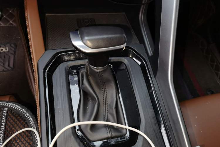 Used Geely Auto Vision X6 2021 PRO 1.4T Automatic Prestige Model Gear Lever