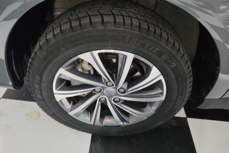Used Geely Auto Vision X6 2021 PRO 1.4T Automatic Prestige Model Left Front Wheel Hub