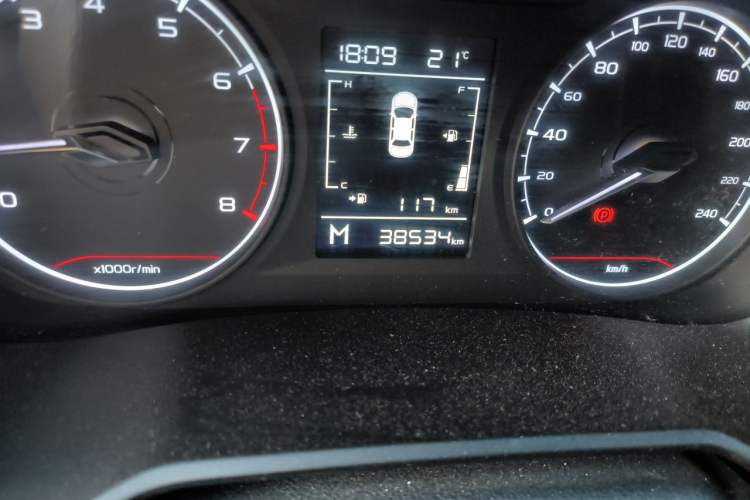 Used Geely Auto Vision X6 2021 PRO 1.4T Manual Luxury Model Odometer Close Up