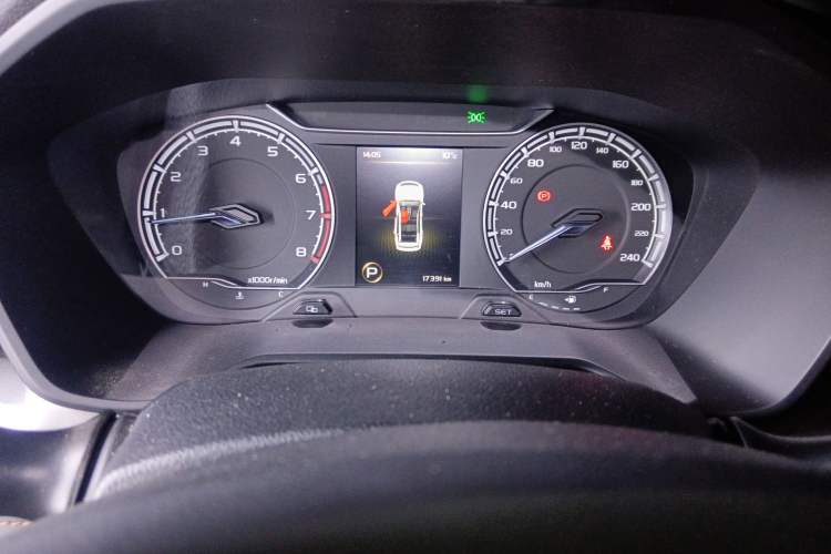 Used Geely Auto Vision X6 2021 PRO 1.4T Automatic Prestige Model Odometer Close Up
