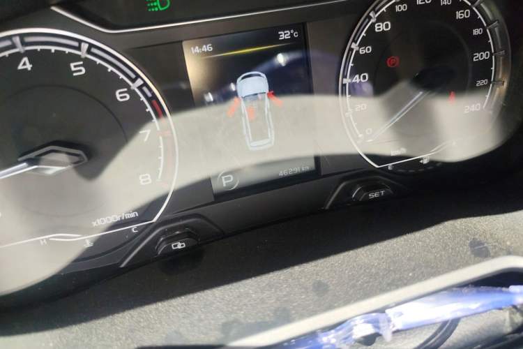 Used Geely Auto Vision X6 2021 PRO 1.4T Automatic Prestige Model Odometer Close Up