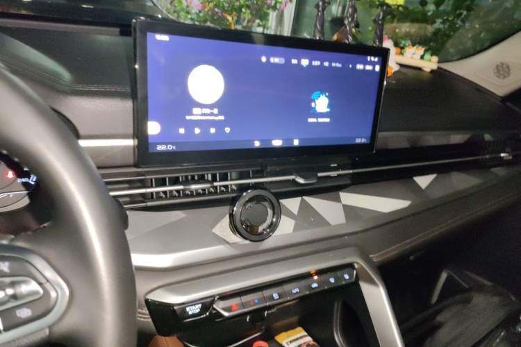 Used Geely Auto Vision X6 2021 PRO 1.4T Automatic Prestige Model Audio And AC Panel