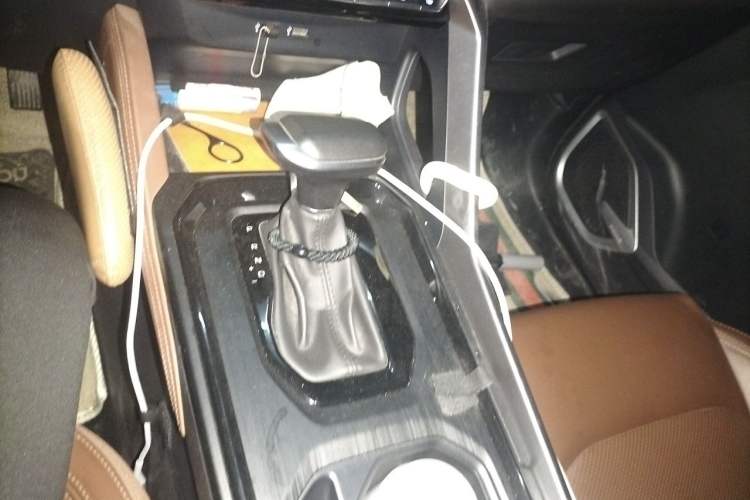 Used Geely Auto Vision X6 2021 PRO 1.4T Automatic Prestige Model Gear Lever