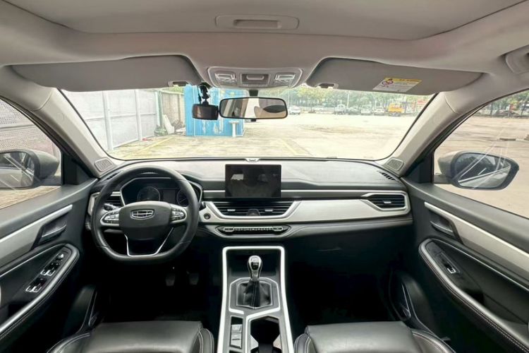 Used Geely Auto Vision X6 2021 PRO 1.4T Manual Luxury Model Interior 4