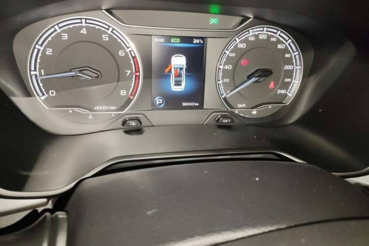 Used Geely Auto Vision X6 2021 PRO 1.4T Automatic Prestige Model Odometer Close Up