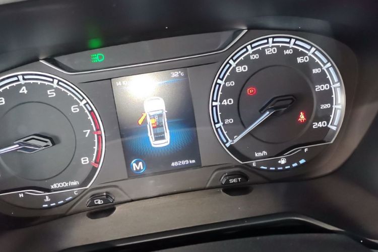 Used Geely Auto Vision X6 2021 PRO 1.4T Manual Luxury Model Odometer Close Up