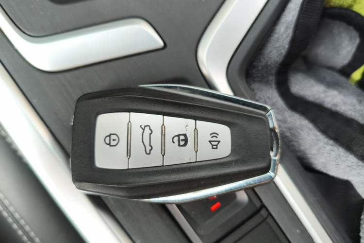 Used Geely Auto Vision X6 2021 PRO 1.4T Manual Luxury Model Vehicle Key