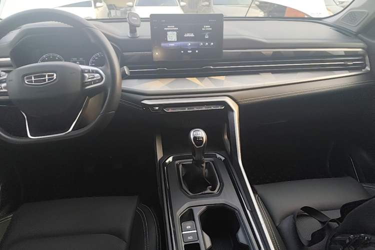Used Geely Auto Vision X6 2021 PRO 1.4T Manual Luxury Model Audio And AC Panel