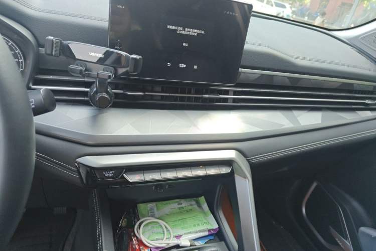 Used Geely Auto Vision X6 2021 PRO 1.4T Manual Luxury Model Audio And AC Panel