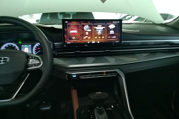 Used Geely Auto Vision X6 2021 PRO 1.4T Automatic Prestige Model Audio And AC Panel
