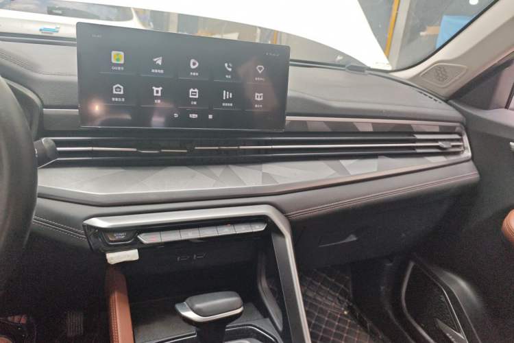 Used Geely Auto Vision X6 2021 PRO 1.4T Automatic Prestige Model Audio And AC Panel