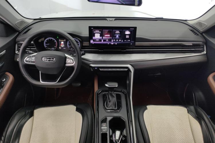 Used Geely Auto Vision X6 2021 PRO 1.4T Automatic Prestige Model Center Console