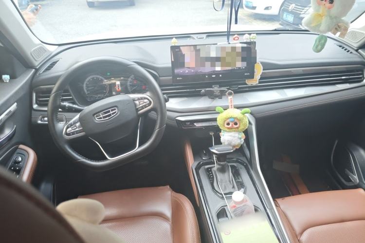 Used Geely Auto Vision X6 2021 PRO 1.4T Automatic Prestige Model Center Console