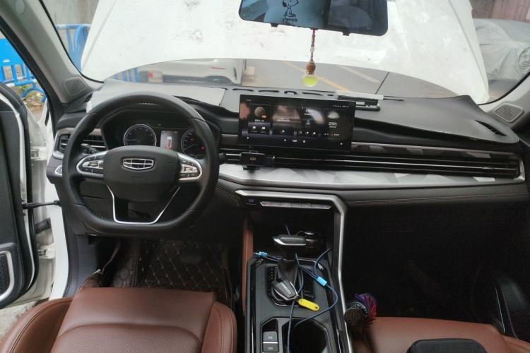 Used Geely Auto Vision X6 2021 PRO 1.4T Automatic Prestige Model Center Console