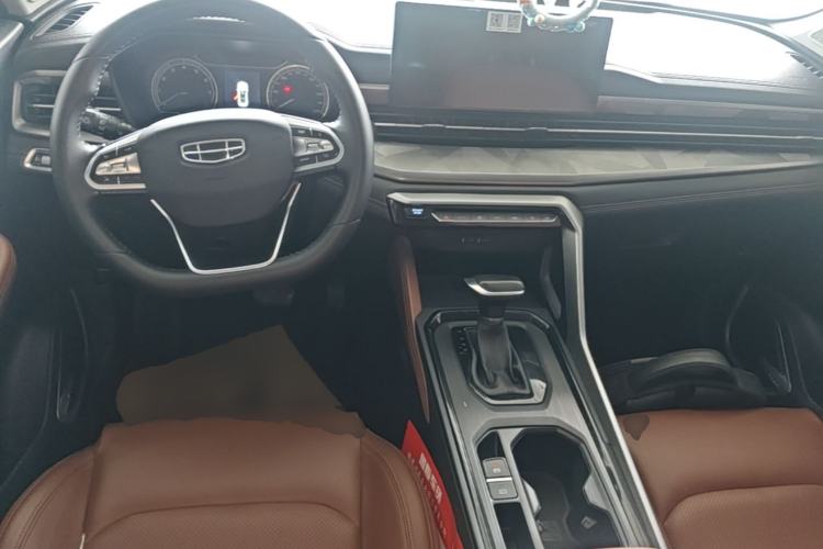 Used Geely Auto Vision X6 2021 PRO 1.4T Automatic Prestige Model Center Console
