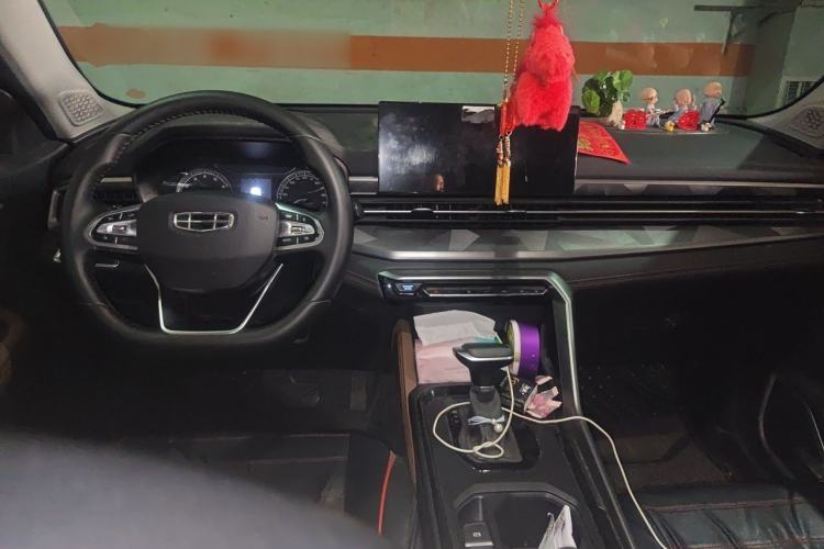 Used Geely Auto Vision X6 2021 PRO 1.4T Automatic Prestige Model Center Console