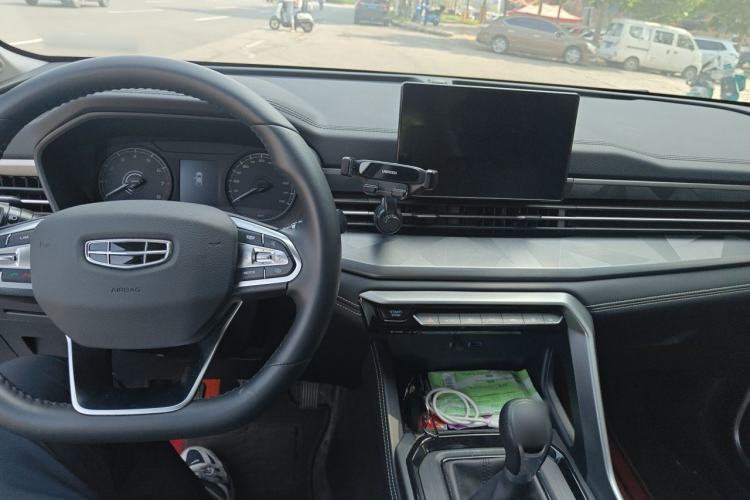 Used Geely Auto Vision X6 2021 PRO 1.4T Manual Luxury Model Center Console