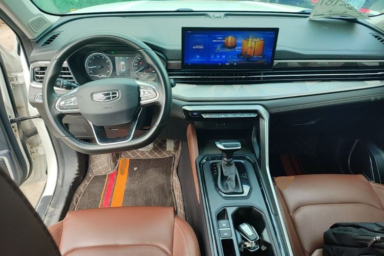 Used Geely Auto Vision X6 2021 PRO 1.4T Automatic Prestige Model Center Console