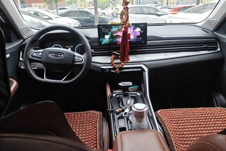 Used Geely Auto Vision X6 2021 PRO 1.4T Automatic Prestige Model Center Console