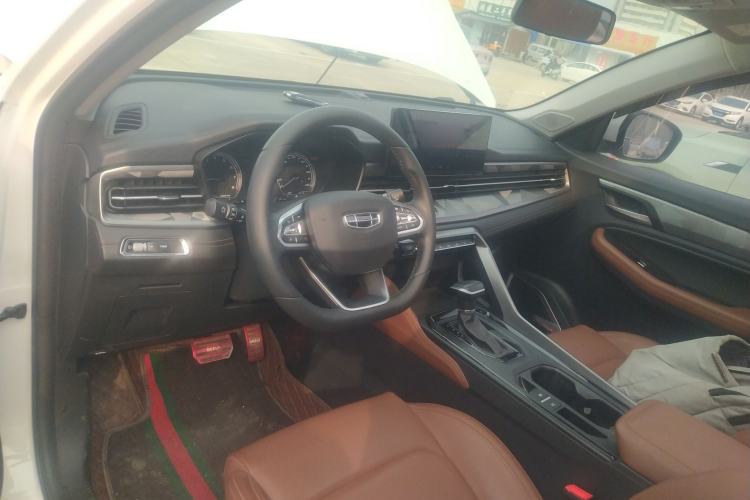Used Geely Auto Vision X6 2021 PRO 1.4T Automatic Prestige Model Center Console