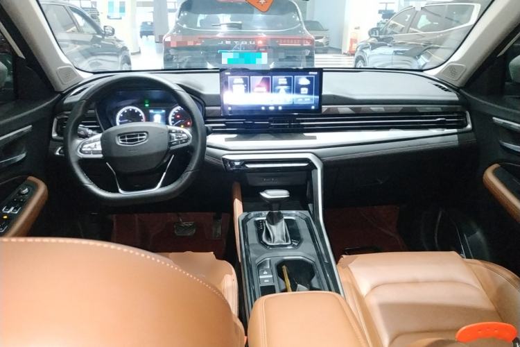 Used Geely Auto Vision X6 2021 PRO 1.4T Automatic Prestige Model Center Console