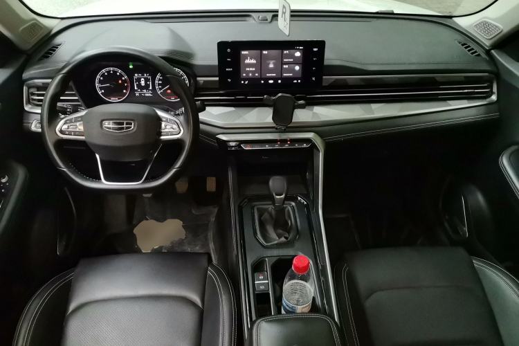 Used Geely Auto Vision X6 2021 PRO 1.4T Manual Luxury Model Center Console