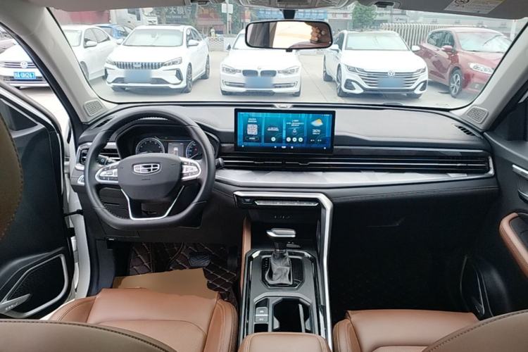 Used Geely Auto Vision X6 2021 PRO 1.4T Automatic Prestige Model Center Console