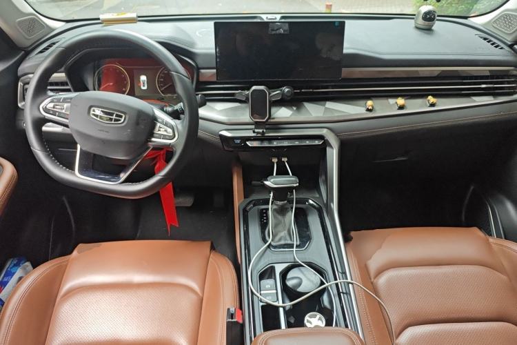 Used Geely Auto Vision X6 2021 PRO 1.4T Automatic Prestige Model Center Console