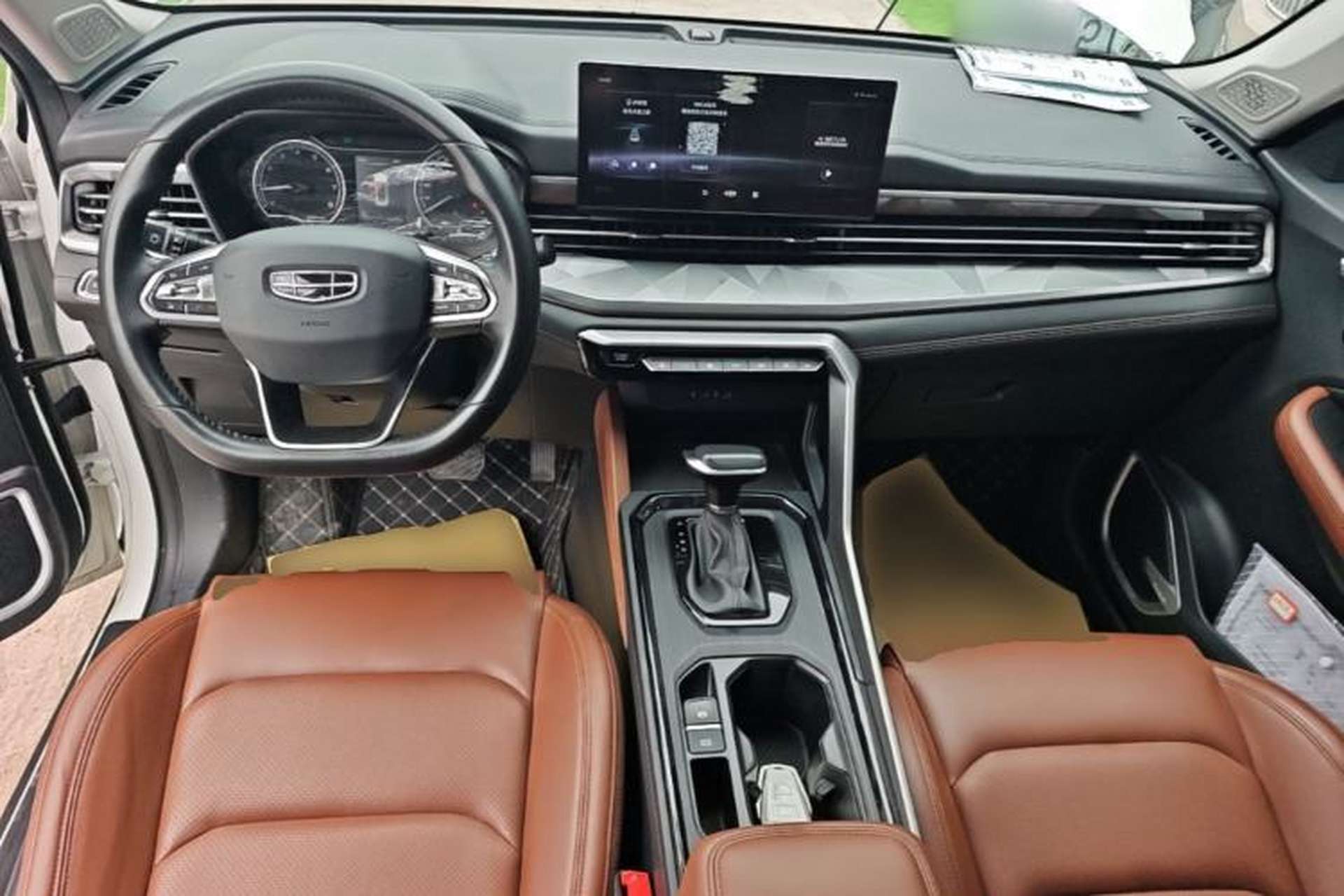 Used Geely Auto Vision X6 2021 PRO 1.4T Automatic Prestige Model Center Console