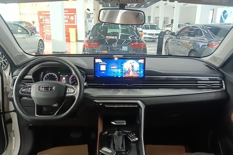 Used Geely Auto Vision X6 2021 PRO 1.4T Automatic Prestige Model Center Console