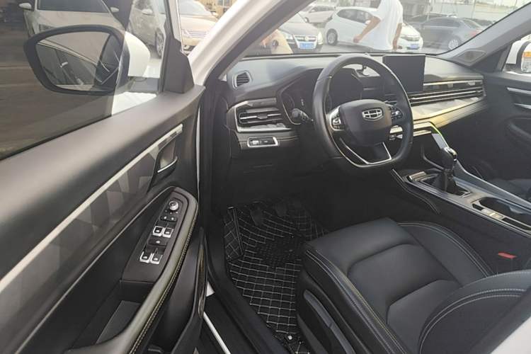Used Geely Auto Vision X6 2021 PRO 1.4T Manual Luxury Model Driver Seat