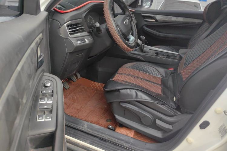 Used Geely Auto Vision X6 2021 PRO 1.4T Manual Luxury Model Driver Seat