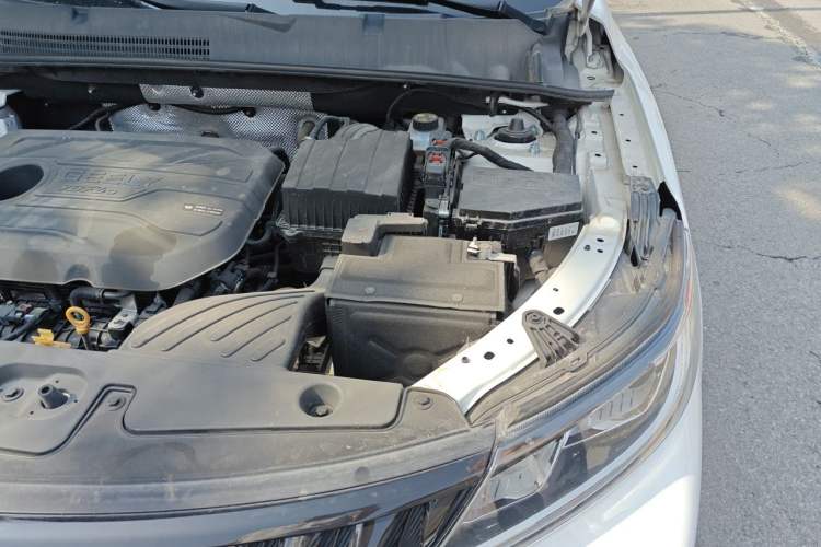 Used Geely Auto Vision X6 2021 PRO 1.4T Manual Luxury Model Engine Bay Left