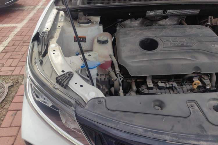 Used Geely Auto Vision X6 2021 PRO 1.4T Manual Luxury Model Engine Bay Right