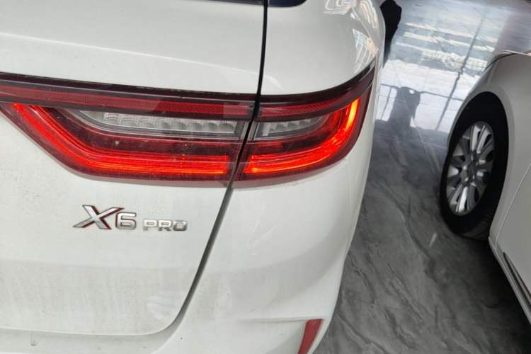 Used Geely Auto Vision X6 2021 PRO 1.4T Automatic Prestige Model Exterior 3