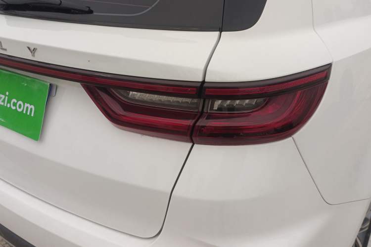 Used Geely Auto Vision X6 2021 PRO 1.4T Automatic Prestige Model Exterior 3