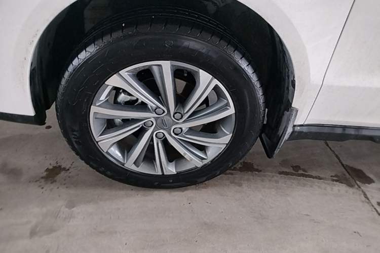 Used Geely Auto Vision X6 2021 PRO 1.4T Automatic Prestige Model Exterior 4