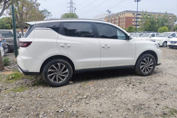 Used Geely Auto Vision X6 2021 PRO 1.4T Manual Luxury Model Exterior 4