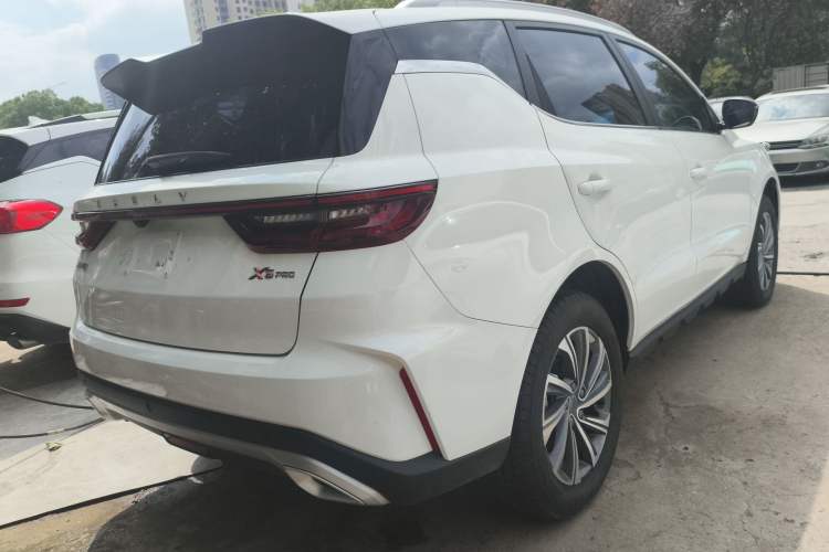 Used Geely Auto Vision X6 2021 PRO 1.4T Automatic Prestige Model Exterior 5