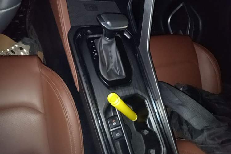 Used Geely Auto Vision X6 2021 PRO 1.4T Automatic Prestige Model Gear Lever