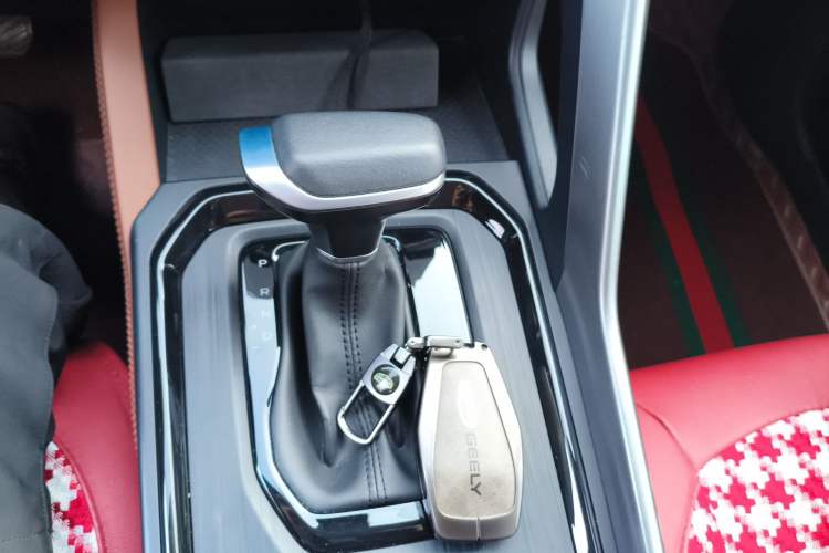 Used Geely Auto Vision X6 2021 PRO 1.4T Automatic Prestige Model Gear Lever